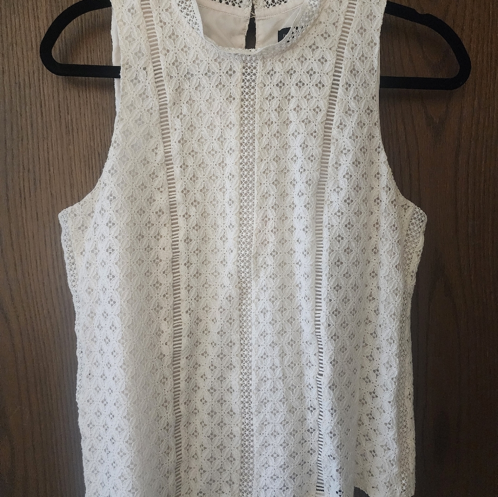 Banana Republic Ivory White Eyelet Blouse Sleeveless Tank Top Medium